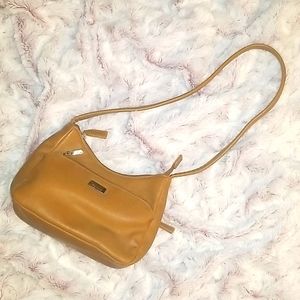 Koltov leather shoulder bag.